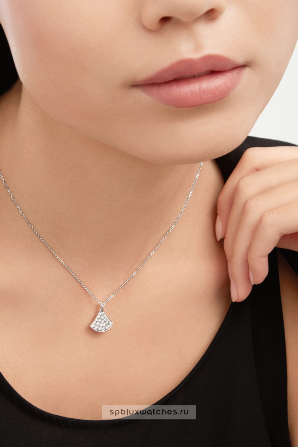 Подвеска Bvlgari Divas' Dream Pendant Necklace 351099