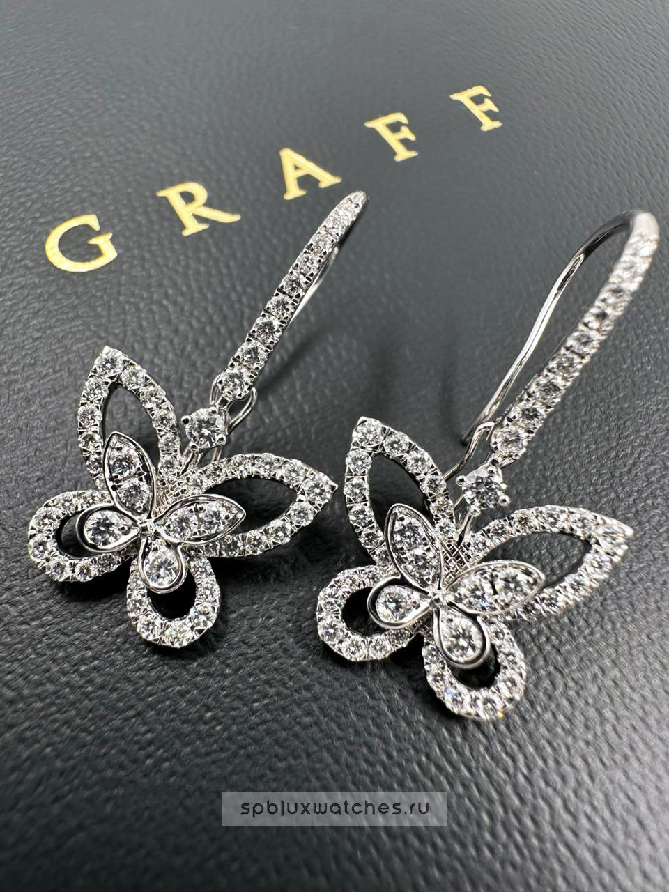 Серьги Graff Butterfly Silhouette Diamond Drop Earrings RGE 1617