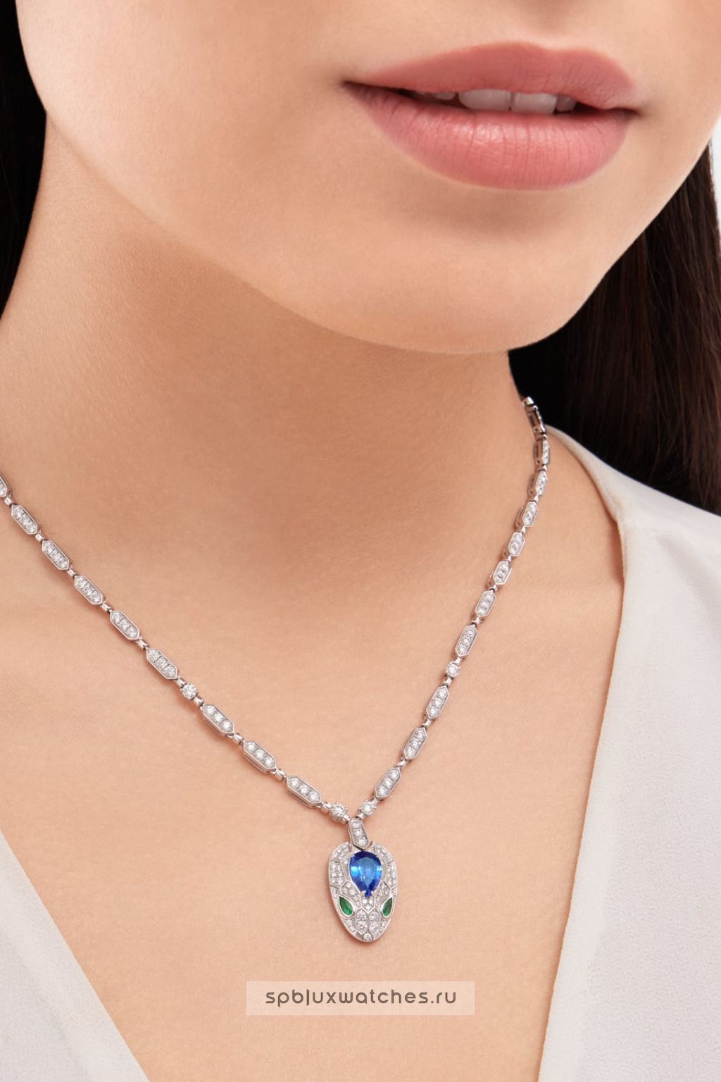 Колье Bvlgari Serpenti Necklace 355354