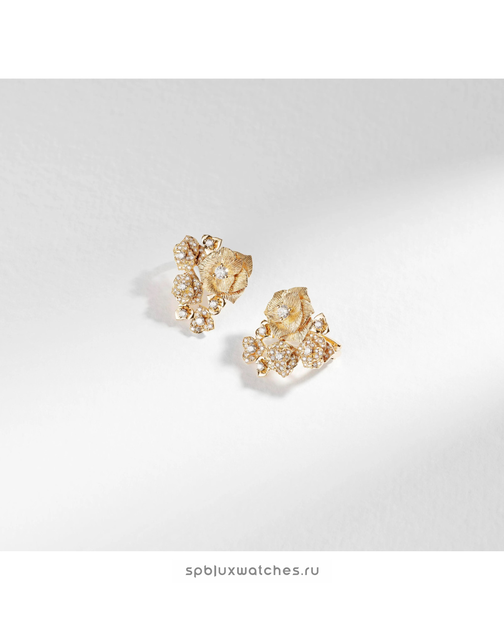 Серьги Piaget Rose "Decor Palace" Earrings G38U0085