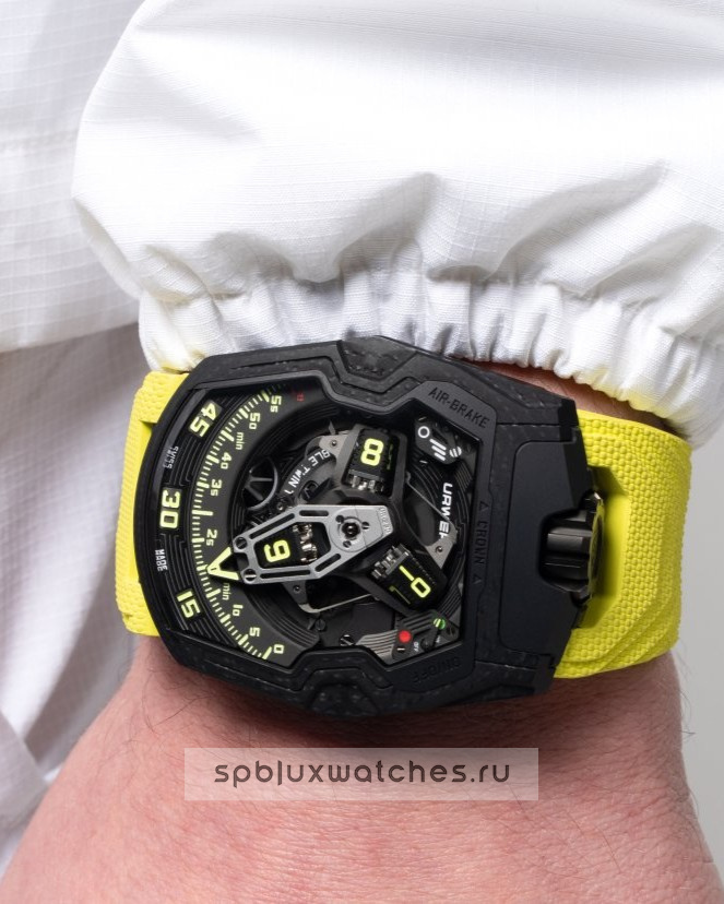 Urwerk Satellite UR-230 Black Star 44.8 x 53.5 mm