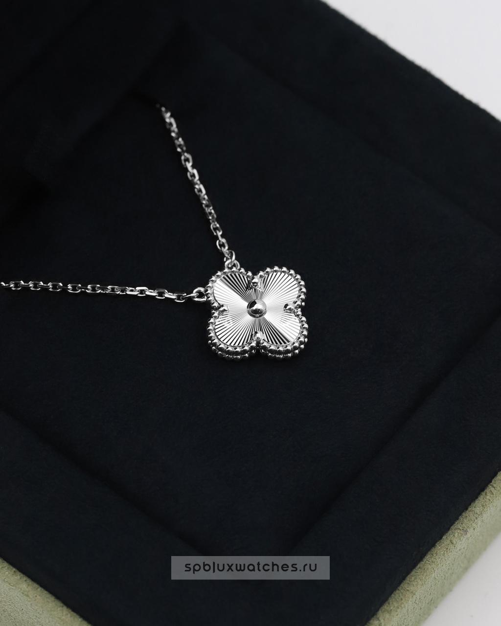 Подвеска Van Cleef & Arpels Vintage Alhambra VCARP9XG00