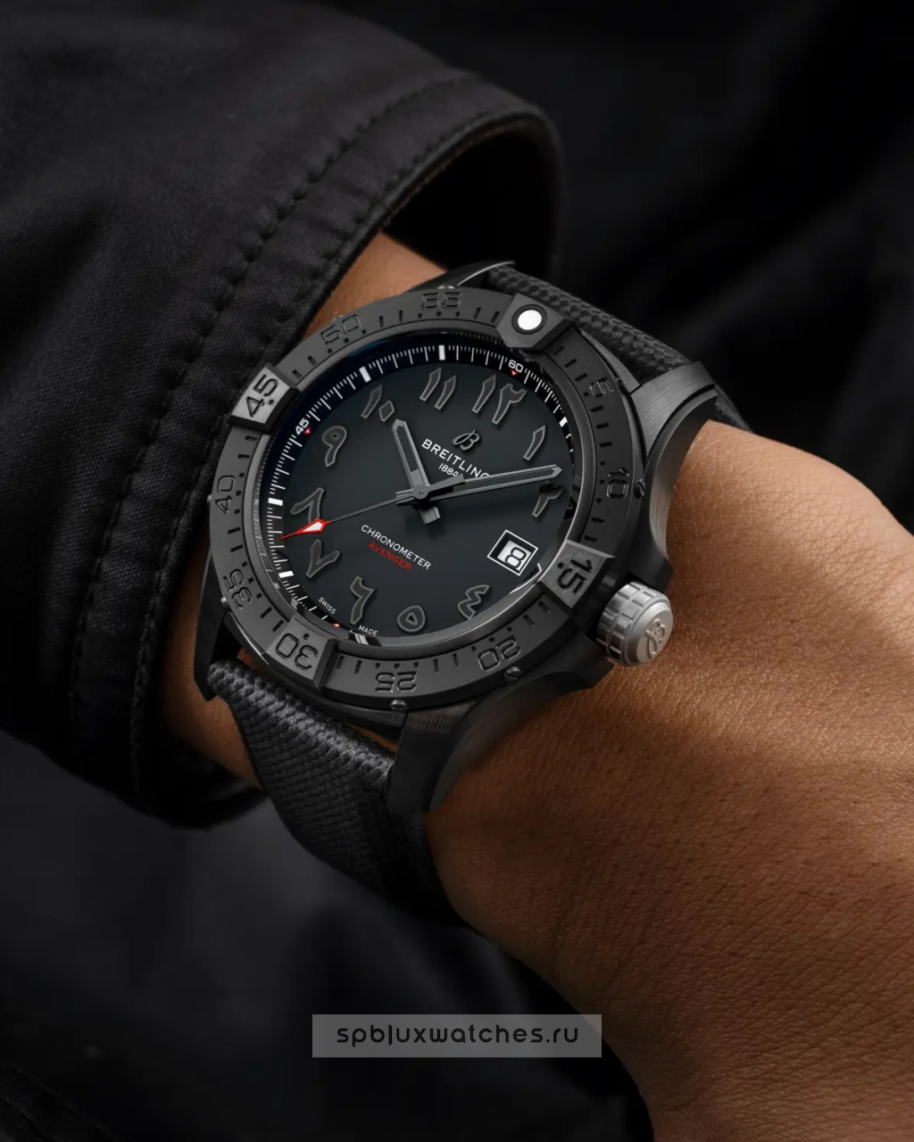 Breitling Avenger Automatic Night Mission Middle East Edition 42 mm S173284A1B1X1