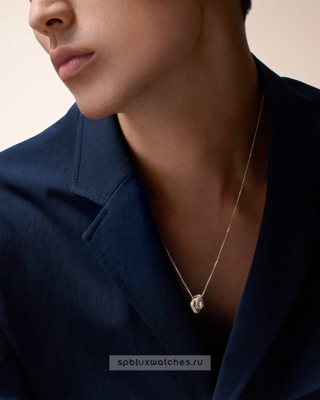 Подвеска Cartier Trinity Paved Cushion Pendant N7424567