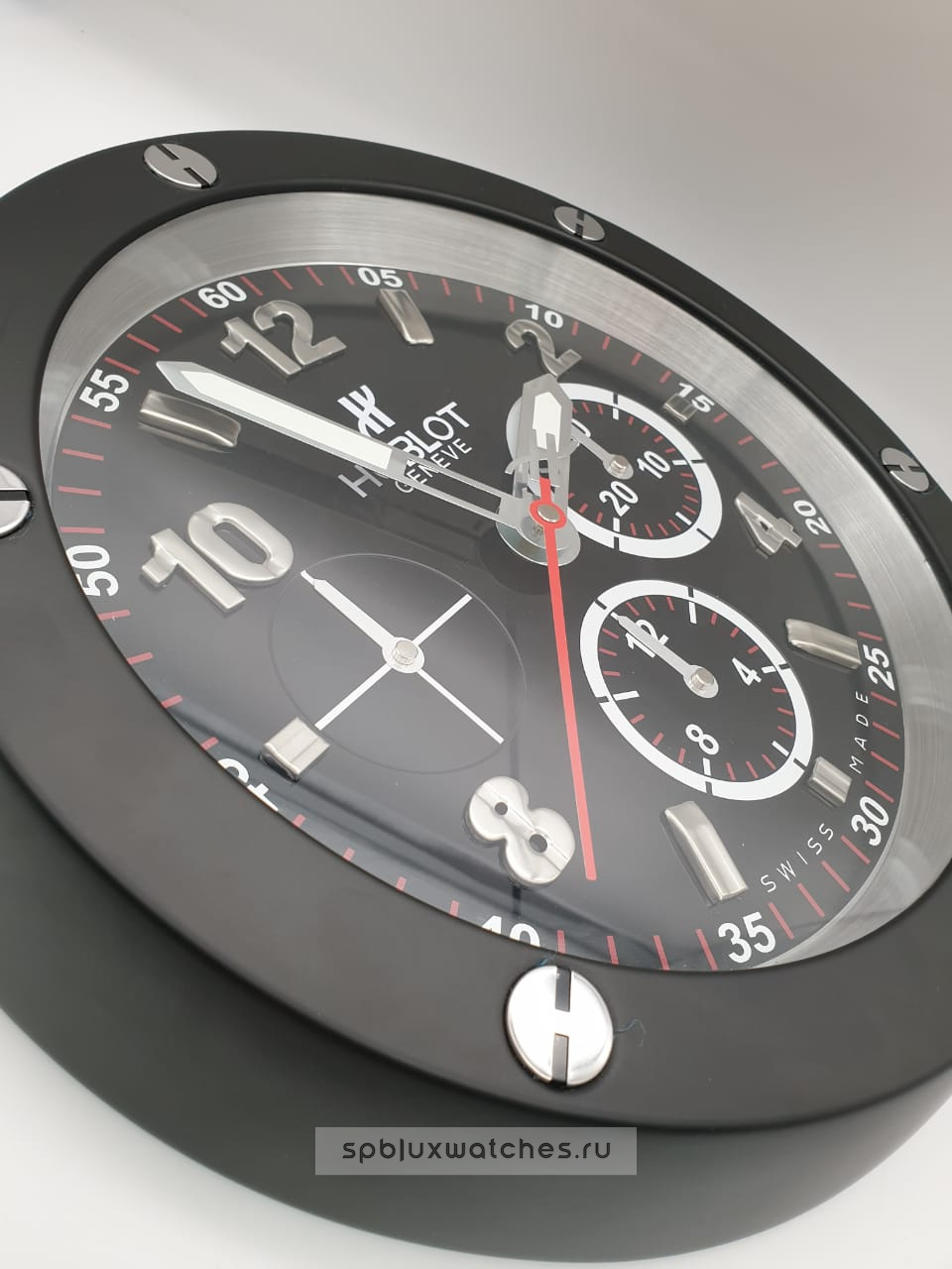 Настенные часы Hublot Chronograph Black Dial