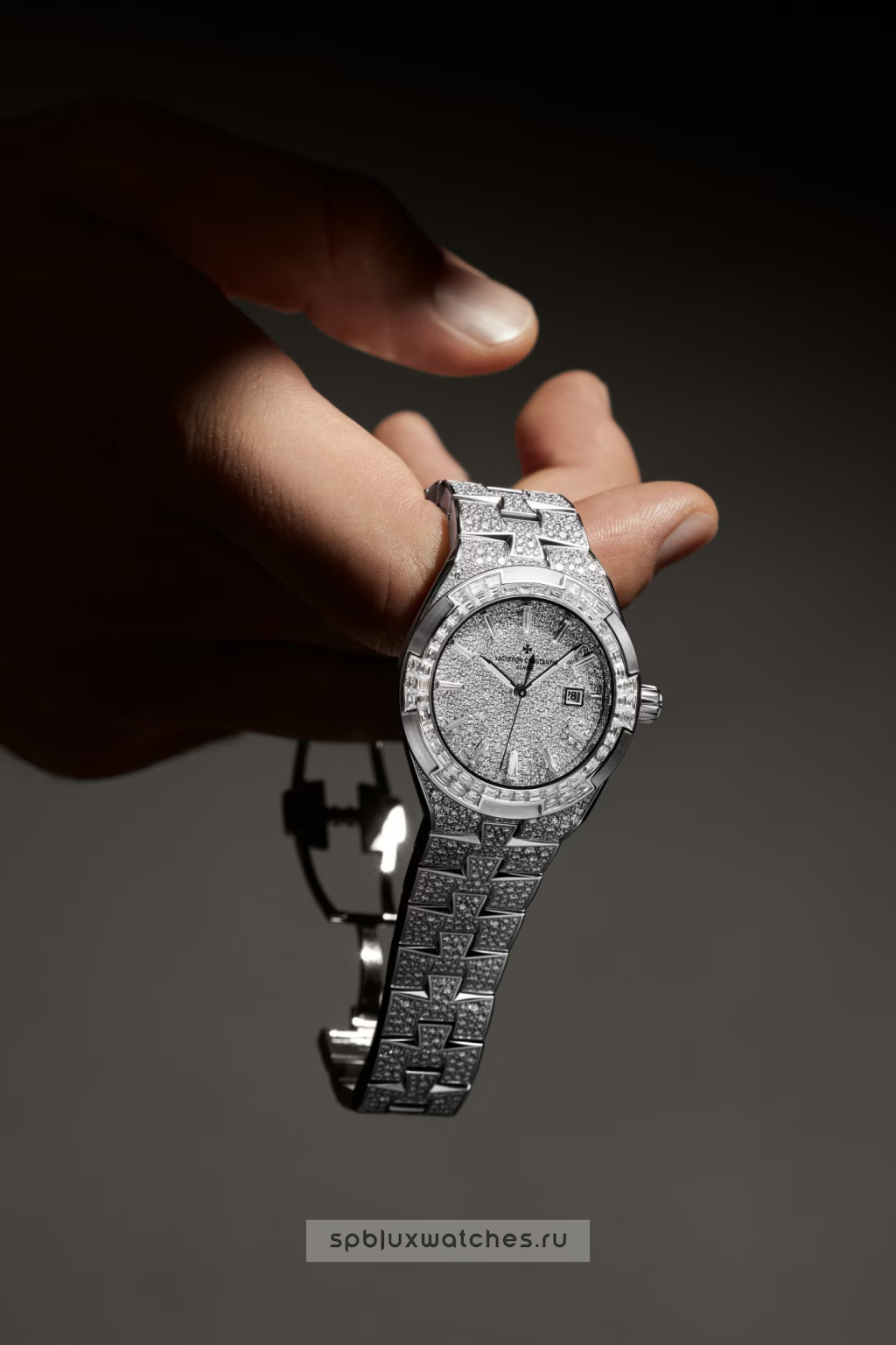 Vacheron Constantin Overseas Self-Winding High Jewellery 35 mm 4617V/215G-H039