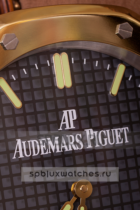 Настенные часы Audemars Piguet Gold