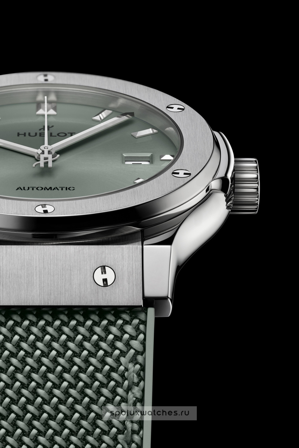 Hublot Classic Fusion Titanium Sage Green 42 mm 542.NX.891G.NR