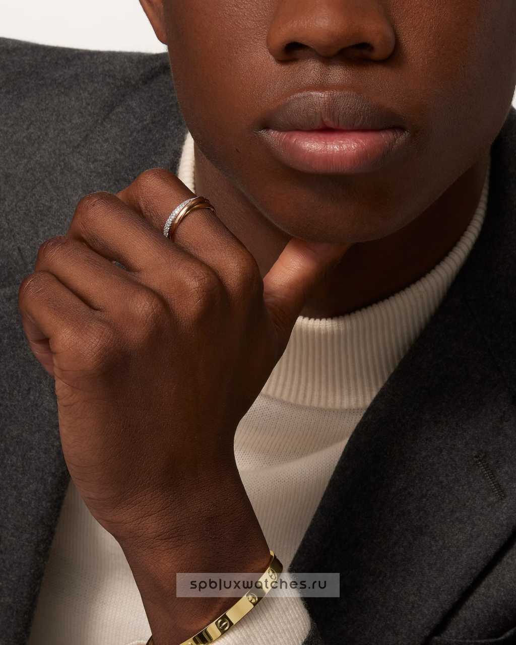 Кольцо Cartier Trinity Half-Paved Ring Small Model B4235900