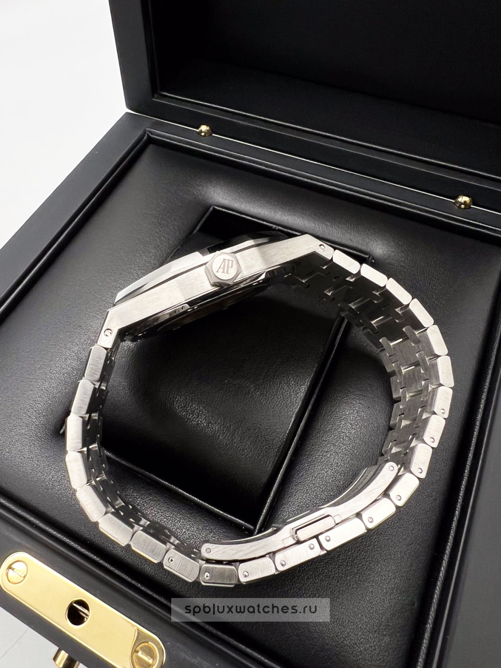 Audemars Piguet Royal Oak Selfwinding 41 mm 15400ST.OO.1220ST.01