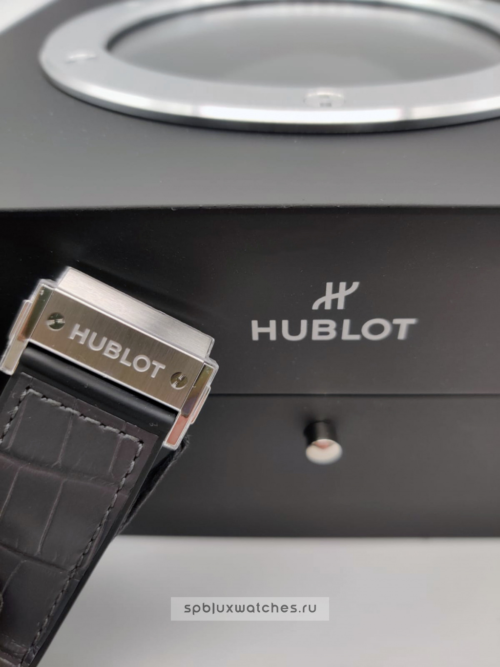 Hublot Classic Fusion Racing Grey Chronograph Titanium 45 mm 521.NX.7071.LR
