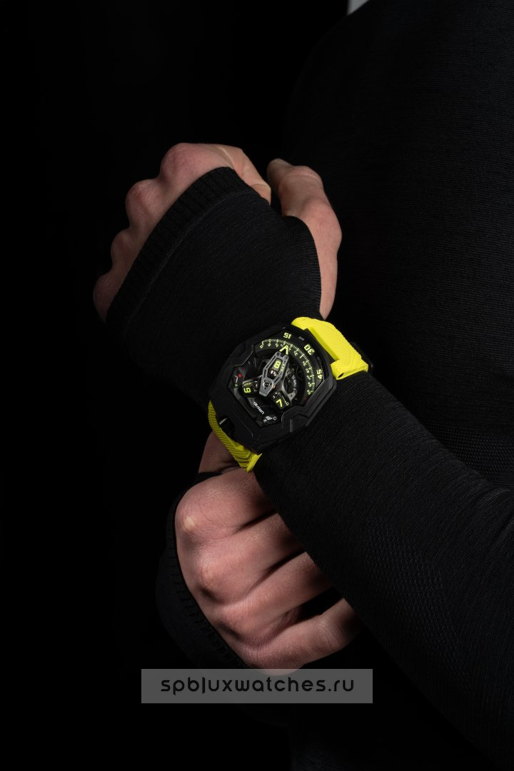 Urwerk Satellite UR-230 Black Star 44.8 x 53.5 mm