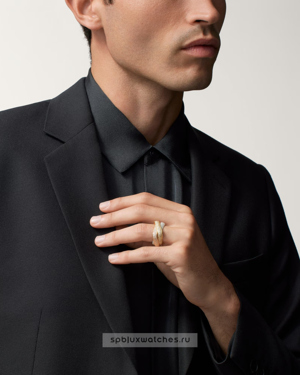 Кольцо Cartier Trinity Paved Cushion-Shaped Ring Large Model N4801600