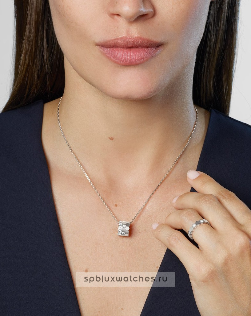 Кольцо Chaumet Bee de Chaumet Ring 084676