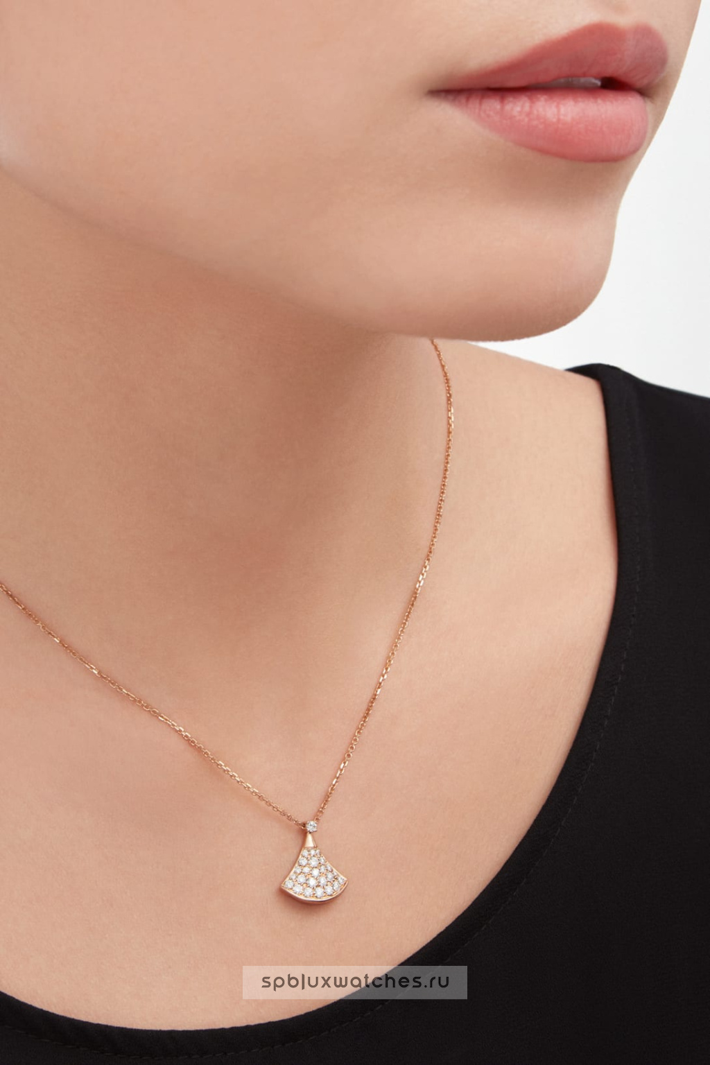 Подвеска Bvlgari Divas’ Dream Pendant Necklace 351051