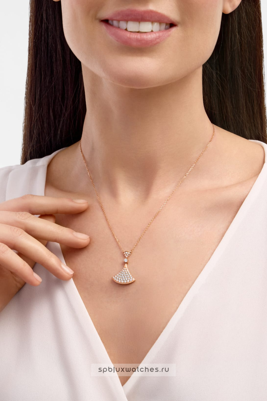 Подвеска Bvlgari Divas’ Dream Pendant Necklace 358121