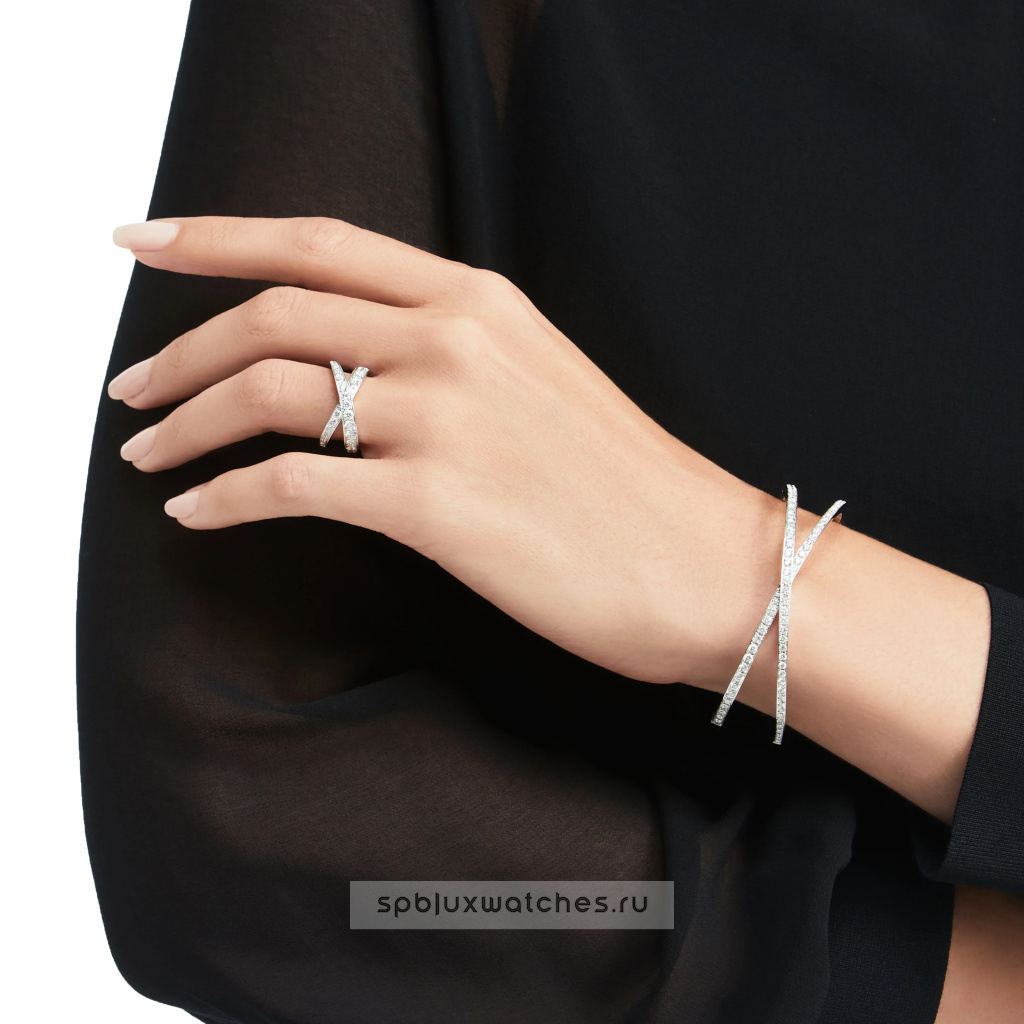 Браслет Graff Kiss Pavé Diamond Bangle RGB436