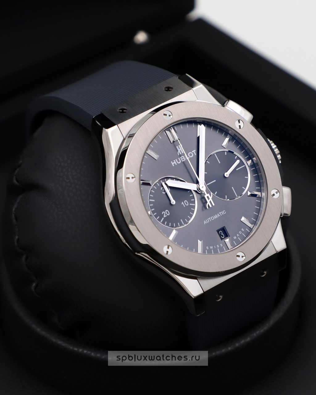Hublot Classic Fusion Chronograph Titanium Racing Grey 45 mm 521.NX.7071.RX