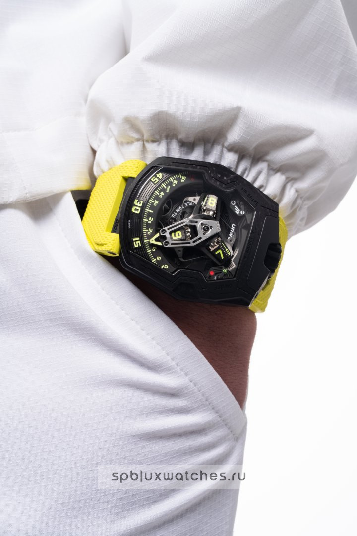 Urwerk Satellite UR-230 Black Star 44.8 x 53.5 mm