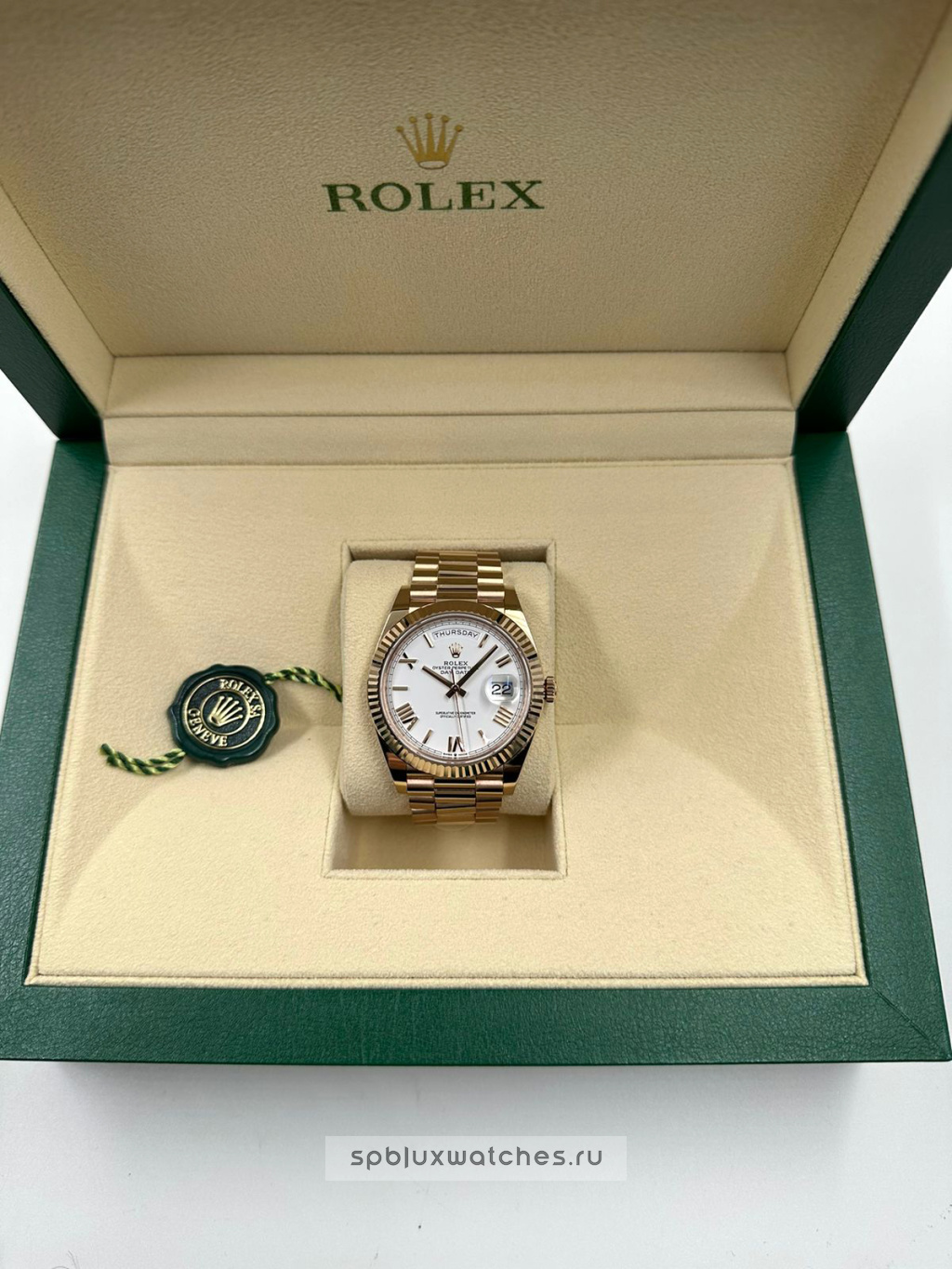 Rolex Day-Date 40 mm 228235