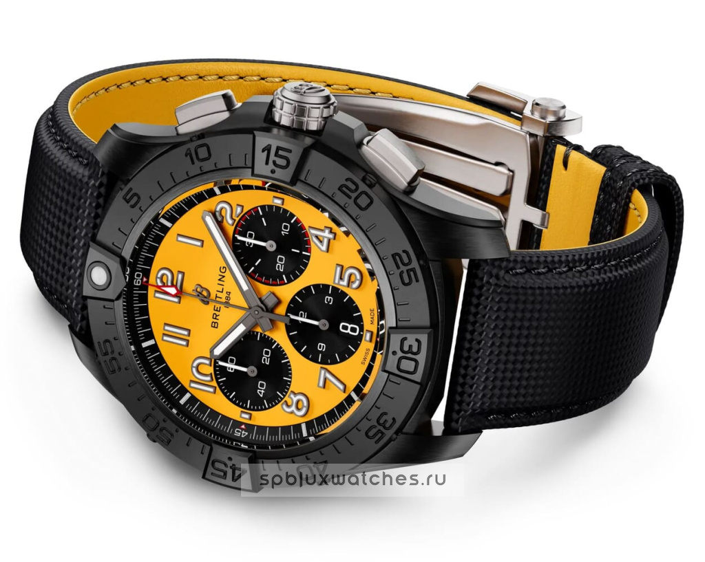 Breitling Avenger B01 Chronograph Night Mission 44 mm SB0147101I1X2