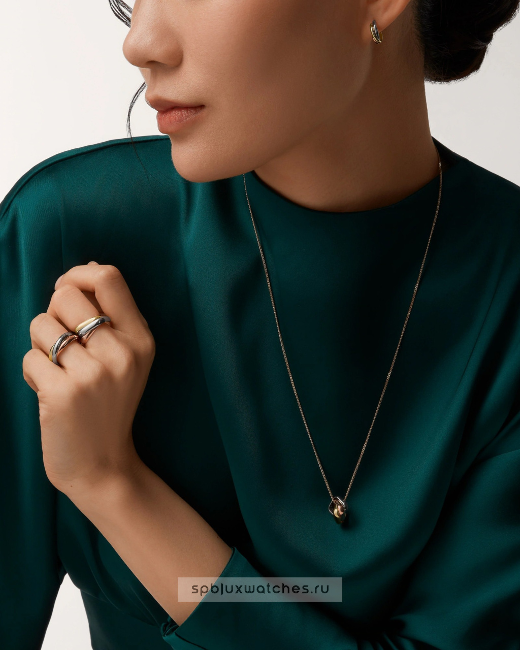 Кольцо Cartier Trinity Ring Classic Model B4234200