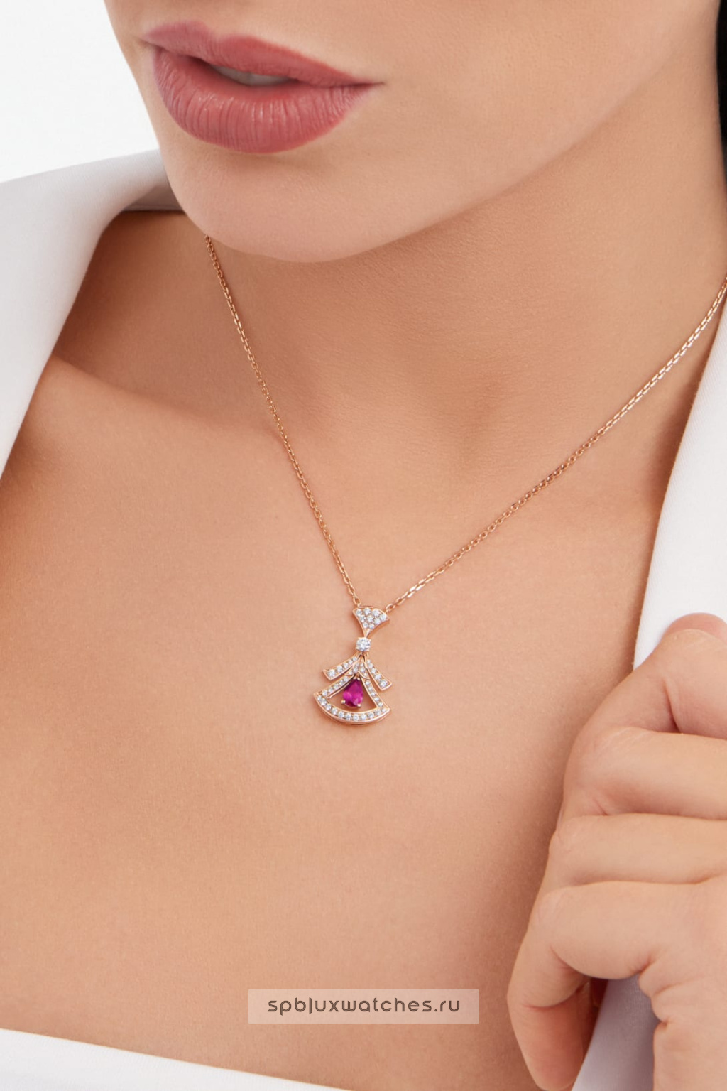 Подвеска Bvlgari Divas' Dream Necklace 360619