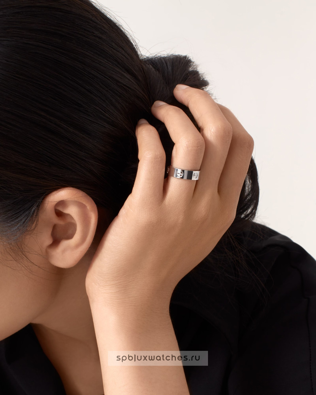 Кольцо Cartier Love Ring 3 Diamonds Classic Model B4032500