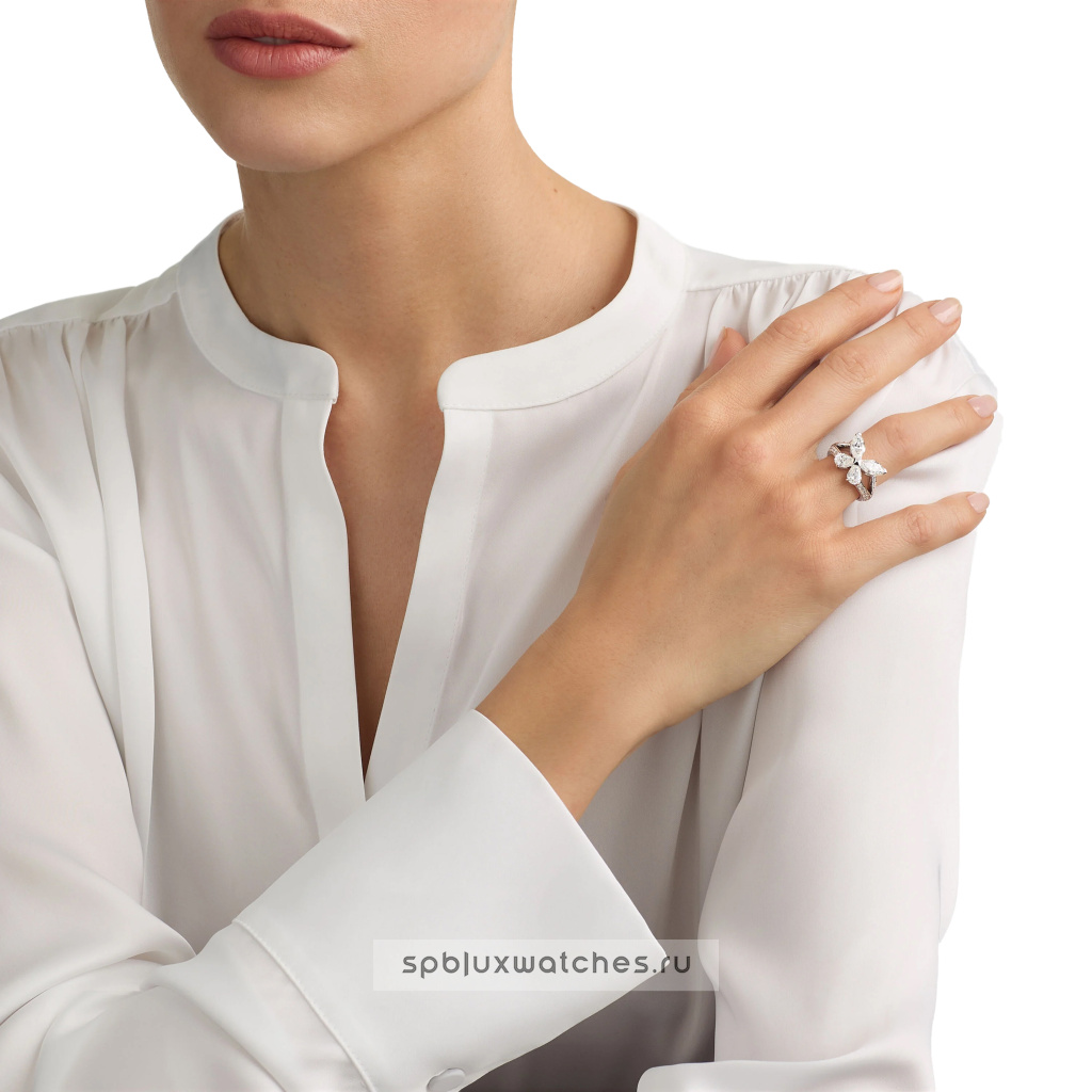 Кольцо Graff Classic Butterfly Diamond Ring RGR368